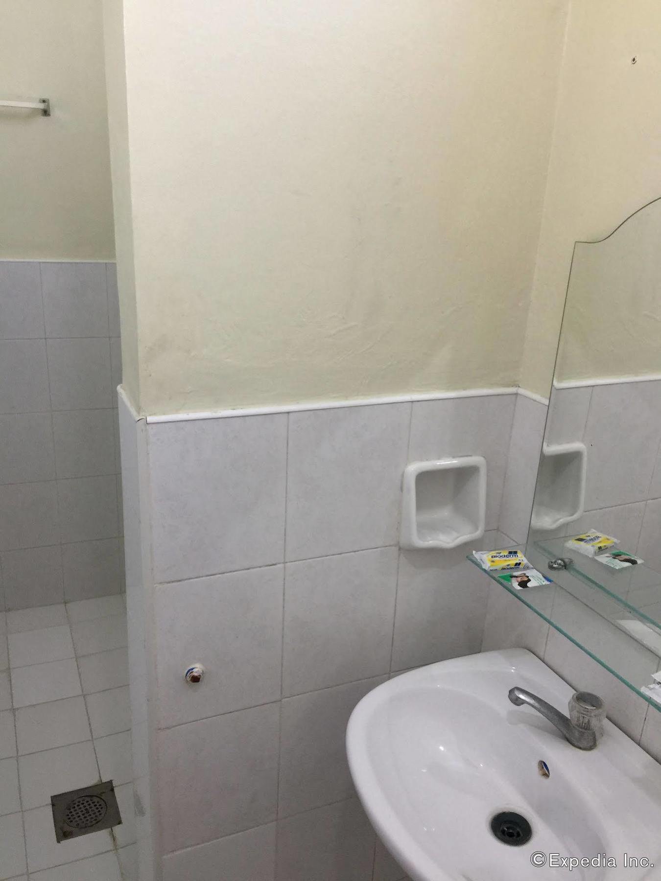 Qm Pension House Tagbilaran City Bagian luar foto
